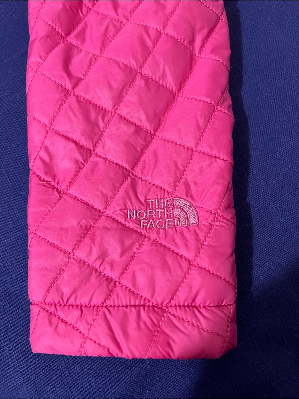 The North Face Women's Quilted Hot Pink Zip Jacket M - Picture 16 of 16